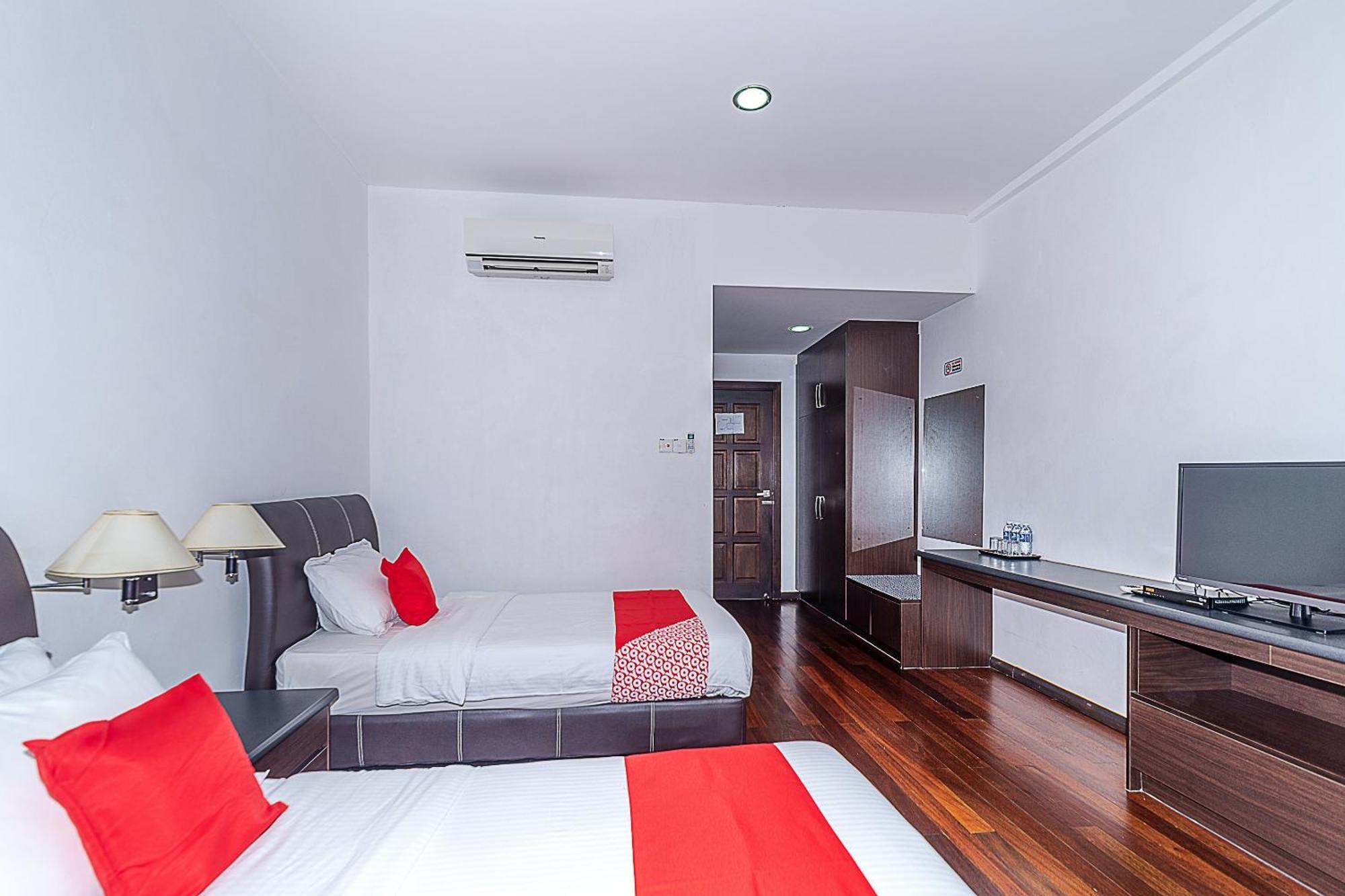 Eagle Wood Garden Hotel Membakut Exterior photo